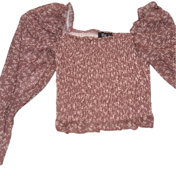 Die & More size small dusty rose floral smocked boho top - Picture 7 of 7